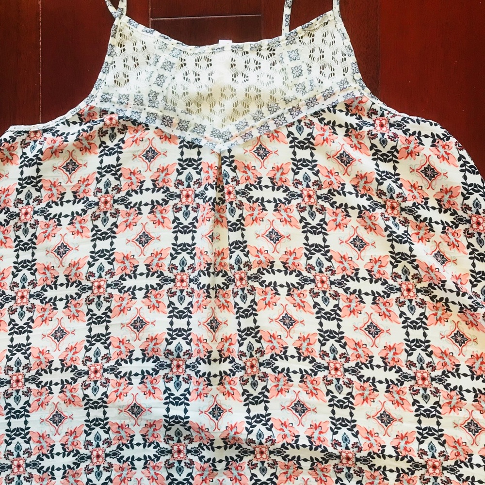 2 for $15, 3 for $20 ⭐️ Xhiliration tank top